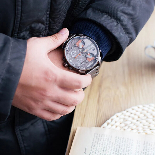 Diesel  Mr. Daddy in Grau DZ7315 Herrenuhr