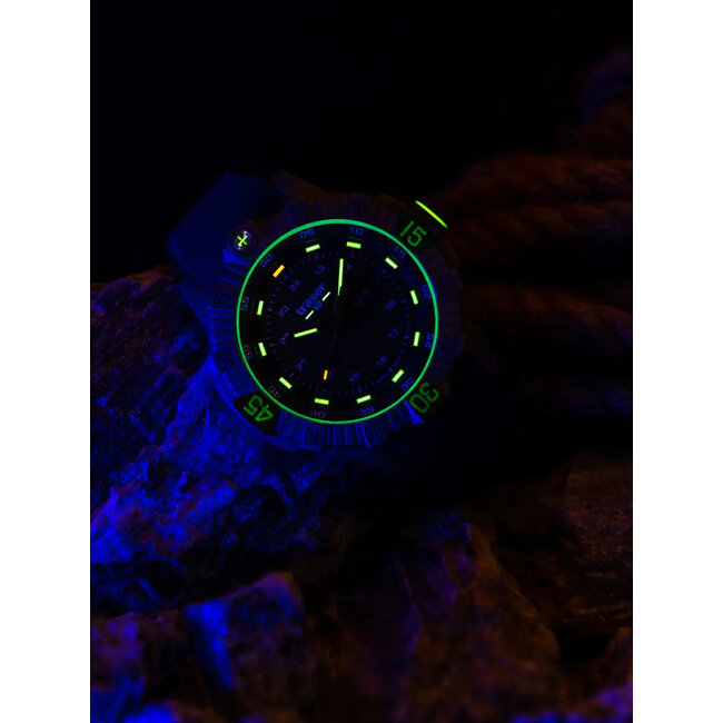 Traser H3 110667 Tactical Grau Titan 46mm 20ATM