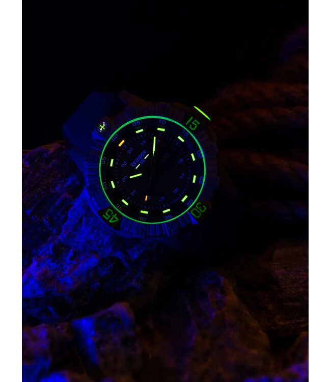 Traser H3 110667 Tactical Grau Titan 46mm 20ATM