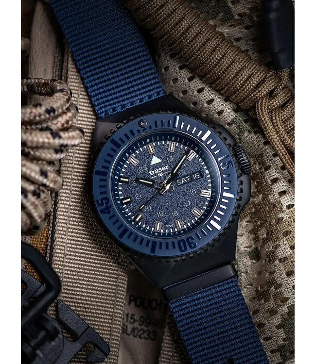 Traser H3 109856 P69 Black Blue Herrenuhr 46mm 20ATM