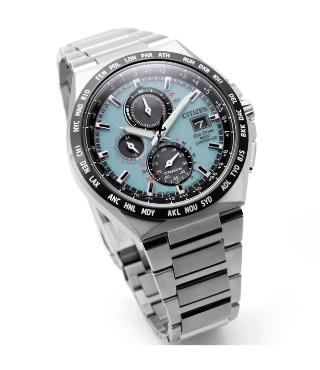 Citizen   AT8238-84M Super Titanium Funk-Chronograph Herrenuhr