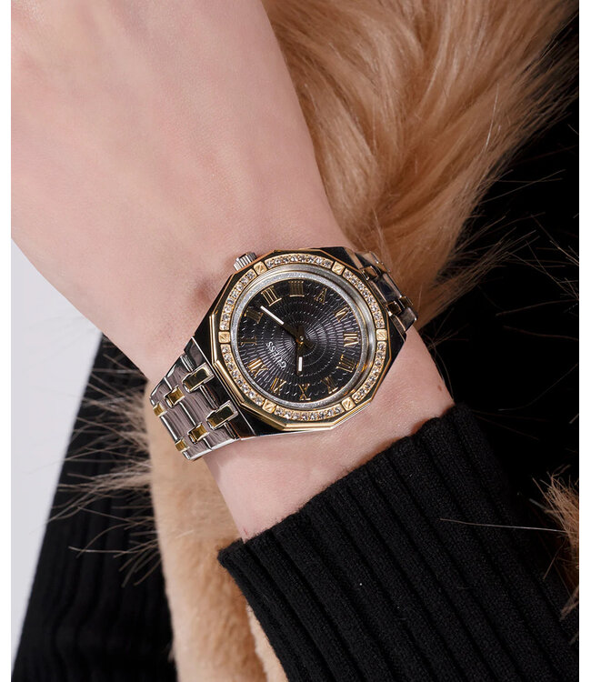 Guess  Desire (Modell: GW0770L4)  Damenuhr
