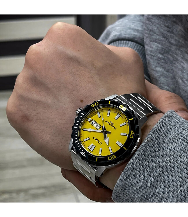 Casio  MTD-125D-9AVDF Herrenuhr Edelstahl Gelb