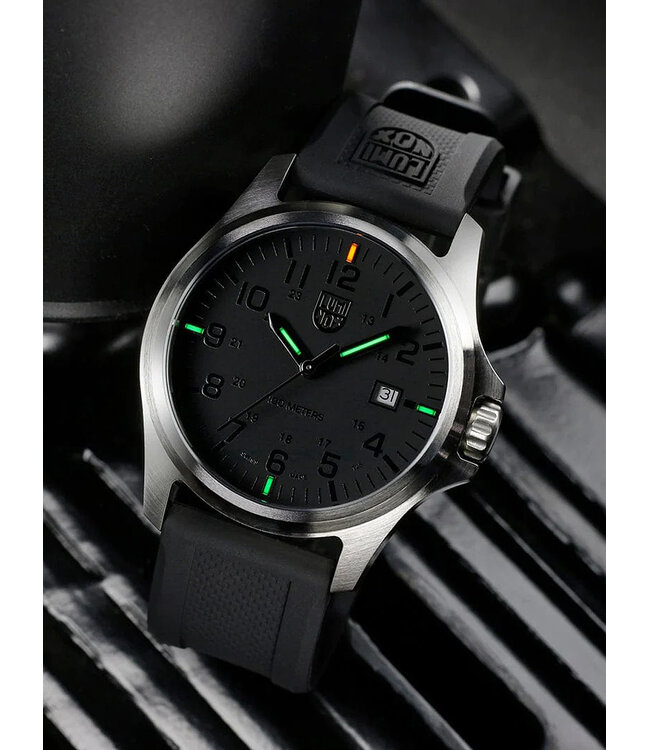X2.2502 Herrenuhr Patagonia 44 mm
