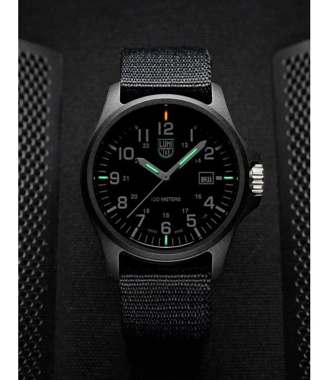 X2.2401.NB Herrenuhr Patagonia 43 mm