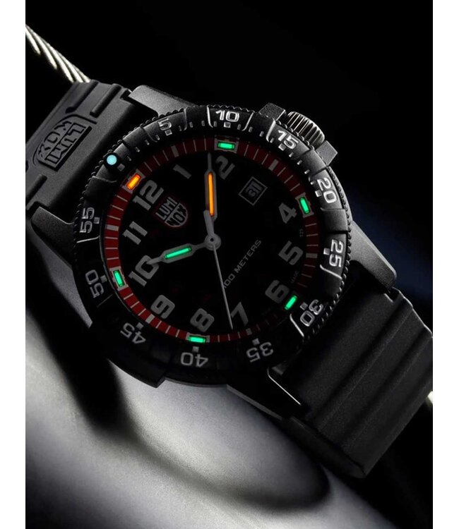 XS.0335 Herrenuhr Leatherback 44 mm