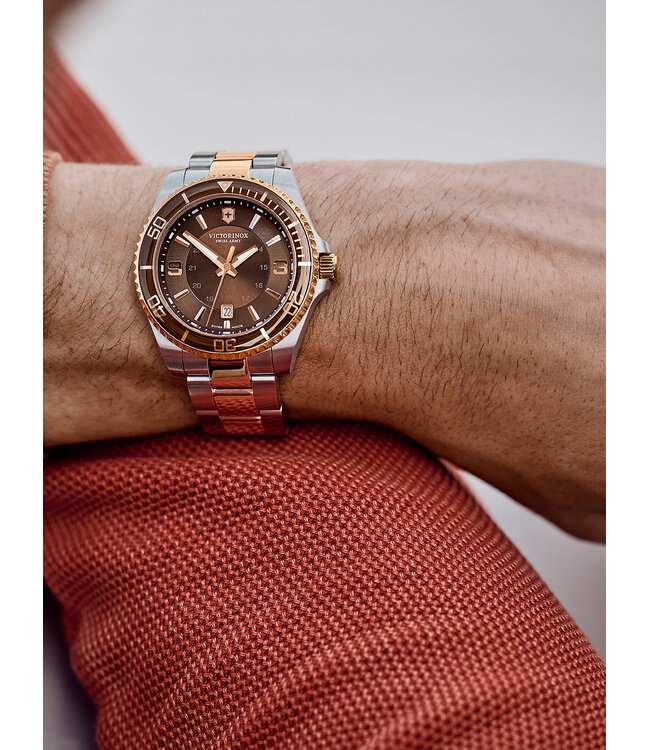 Victorinox  241951 Herrenuhr Maverick 43 mm