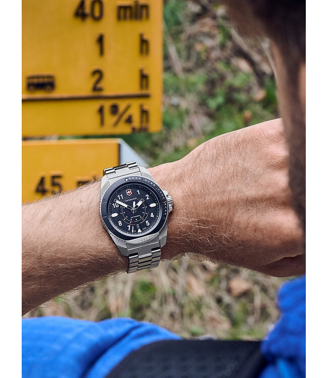 Victorinox  241978 Herrenuhr Journey 43 mm
