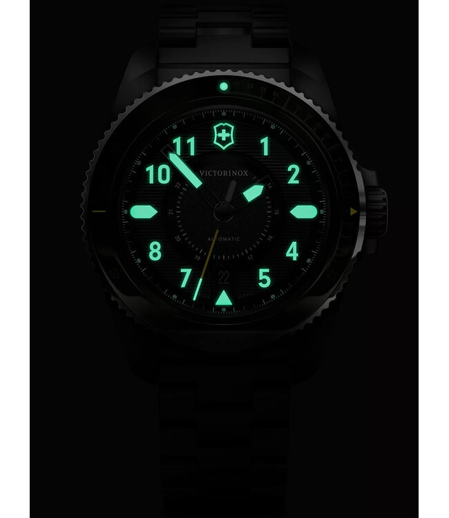 Victorinox  242015 Herrenuhr Journey 43 mm