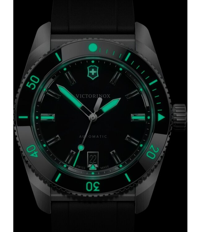 Victorinox  242104 Herrenuhr Maverick 39 mm