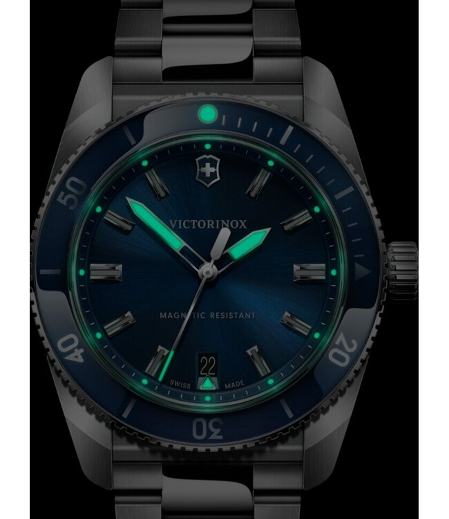 Victorinox  242095 Herrenuhr Maverick 39 mm