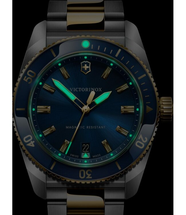 Victorinox  242100 Herrenuhr Maverick 39 mm