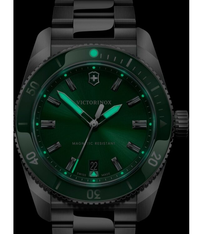 Victorinox  242096 Herrenuhr Maverick 39 mm