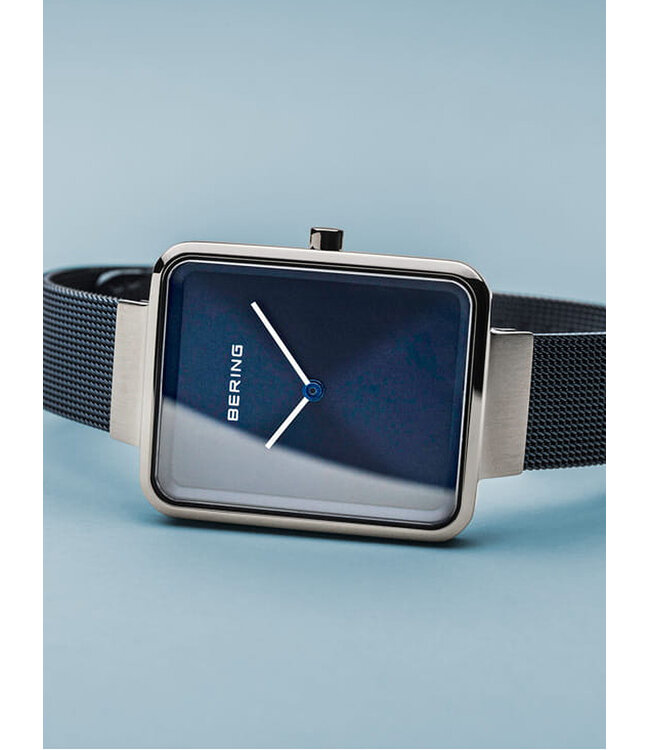 Bering 14528-307 Damenuhr Classic 28 mm