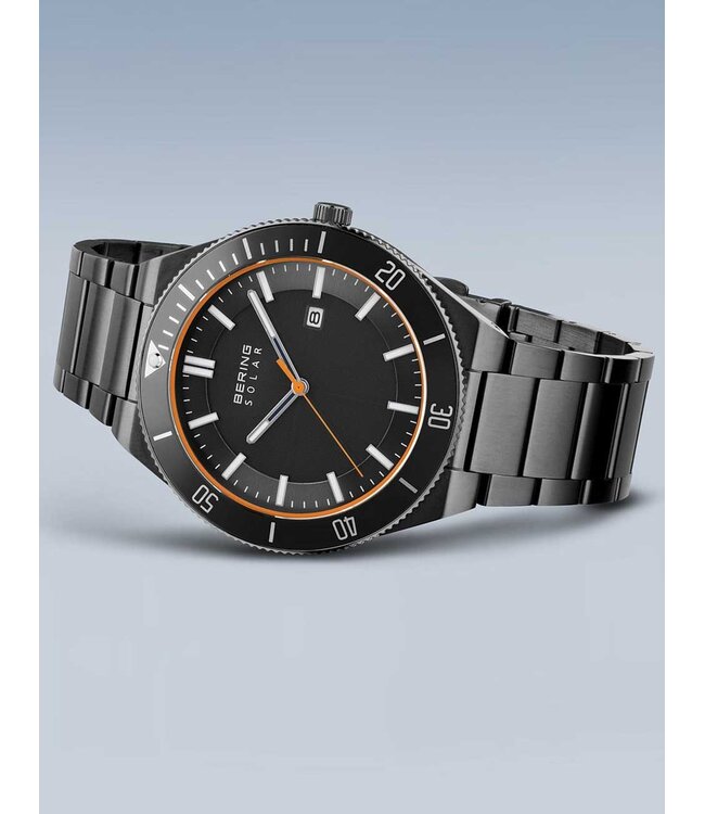Bering 14443-779 Herrenuhr Solar 43 mm