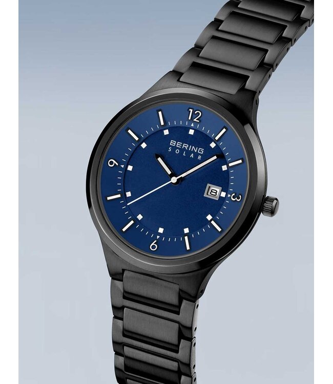 Bering 14442-727 Herrenuhr Slim-Solar 42 mm
