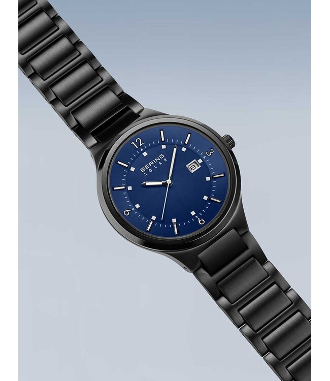 Bering 14442-727 Herrenuhr Slim-Solar 42 mm