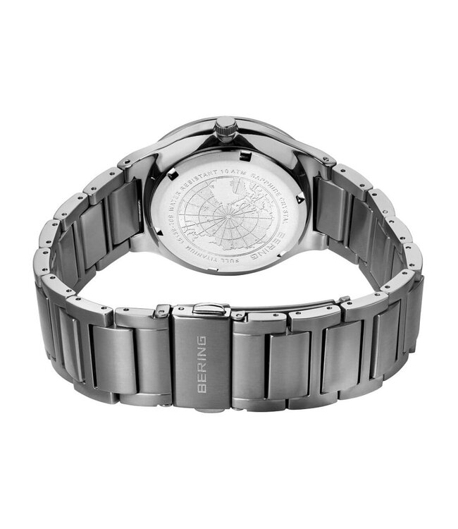Bering 15139-709 Herrenuhr Titanium 39 mm