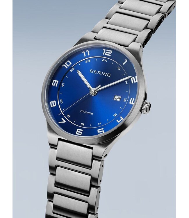 Bering 15139-707 Herrenuhr Titanium 39 mm