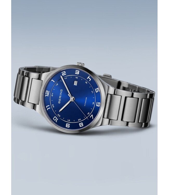 Bering 15139-707 Herrenuhr Titanium 39 mm