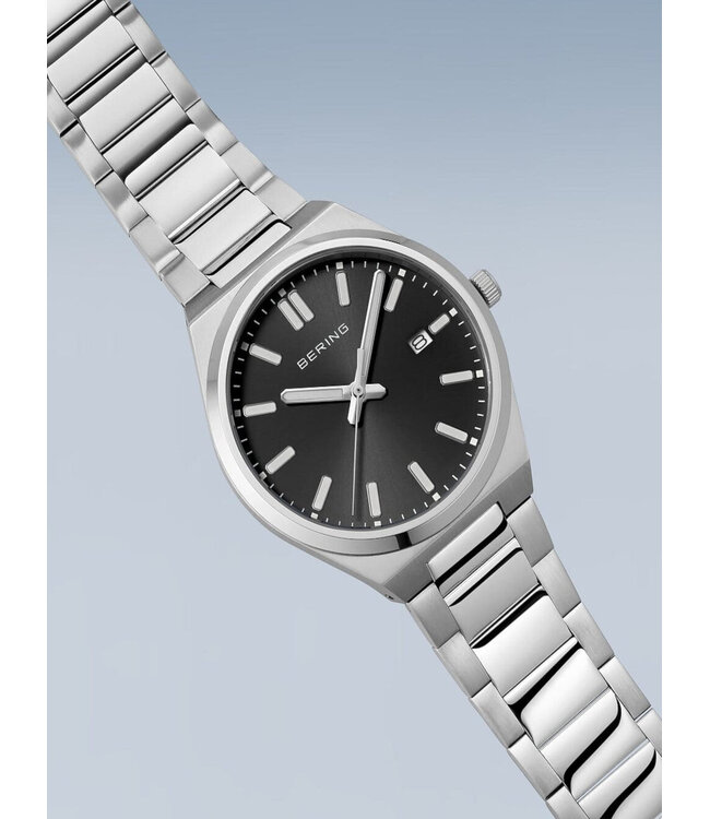 Bering 17639-702 Herrenuhr Classic 39 mm