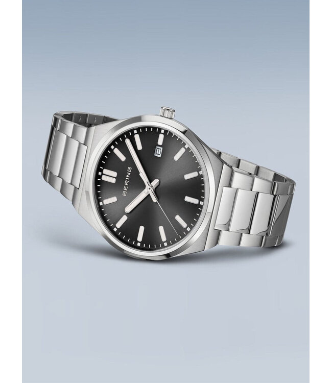 Bering 17639-702 Herrenuhr Classic 39 mm