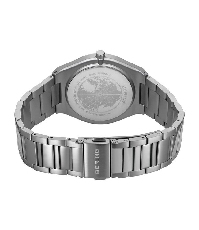 Bering 17639-777 Herrenuhr Classic 39 mm