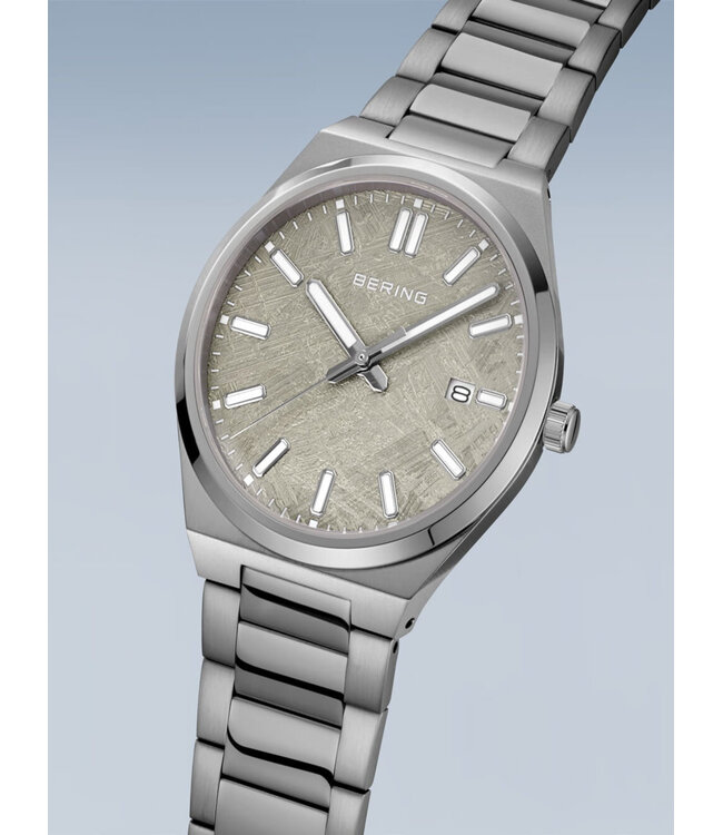 Bering 17639-777 Herrenuhr Classic 39 mm