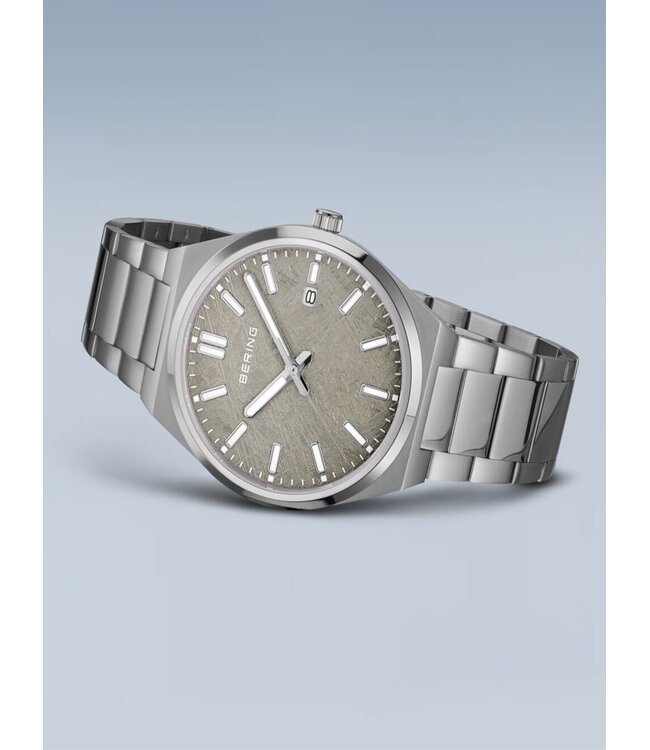 Bering 17639-777 Herrenuhr Classic 39 mm