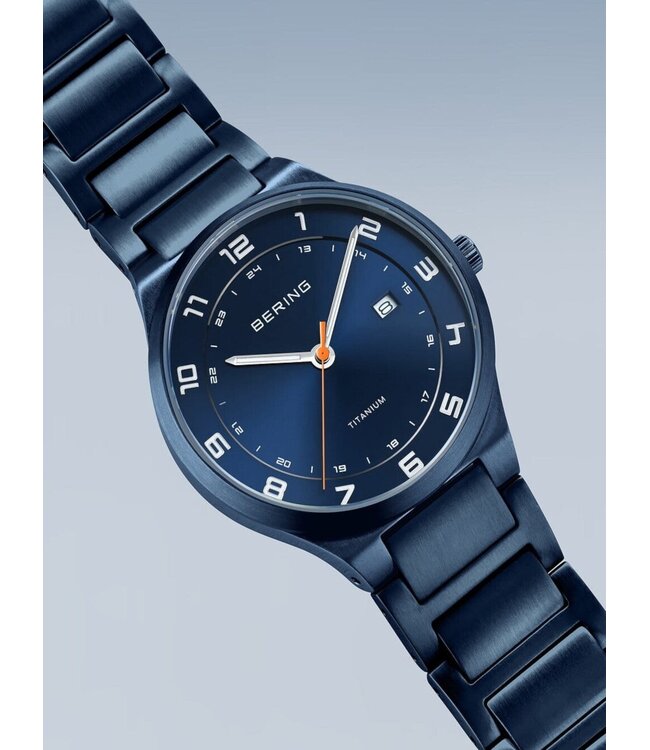 Bering 15139-797 Herrenuhr Titanium 40 mm