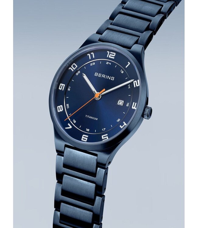 Bering 15139-797 Herrenuhr Titanium 40 mm
