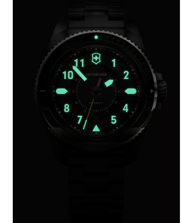 Victorinox  242015 Herrenuhr Journey 43 mm
