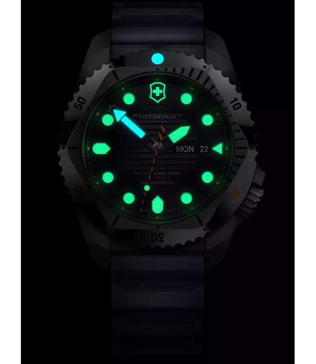 Victorinox  241995 Herrenuhr Dive 43 mm