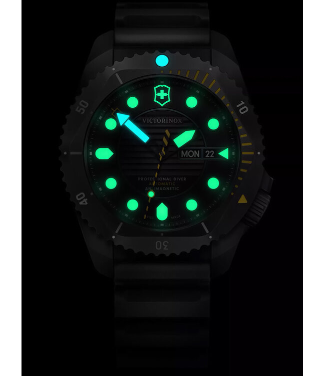 Victorinox  241997 Herrenuhr Dive 43 mm