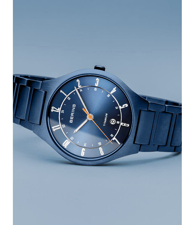 Bering 11739-797 Herrenuhr Titanium 39 mm