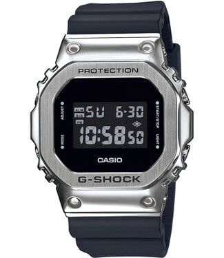 Casio  GM-5600U-1ER Herrenuhr G-Shock 43 mm