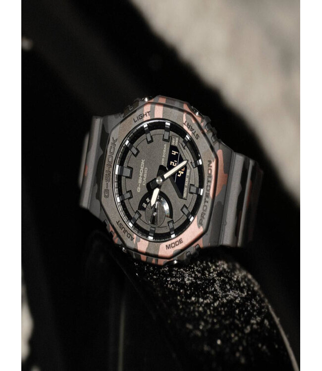 Casio  GA-2100CM-8AER Herrenuhr G-Shock 45 mm