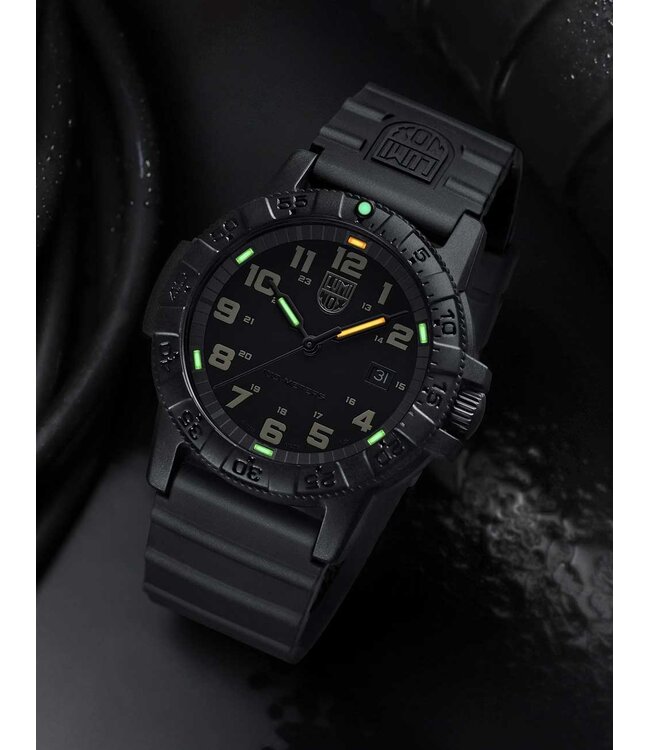 Luminox XS.0330 Herrenuhr Leatherback 44 mm