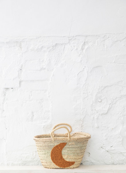 The Souks x Dappermaentje - Handwoven straw basket moon bronze