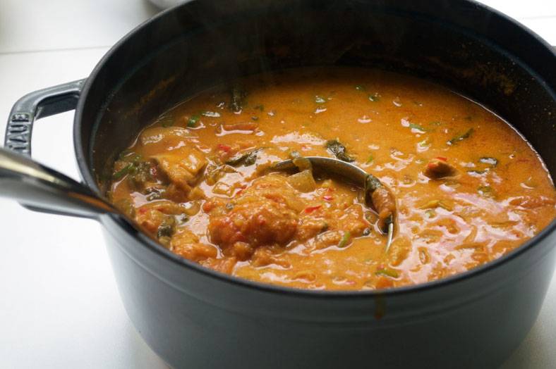 Pindakaasdag recept: Moambe Nsusu (kip met pindasaus)