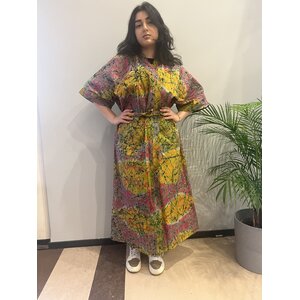 Lange kimono van  oker roze tie-dye katoen