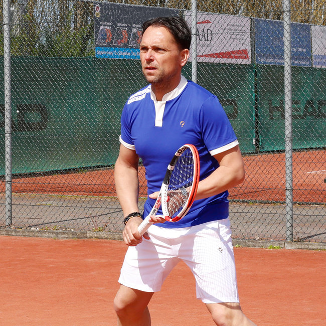 Men's Q Club polo - surf the web