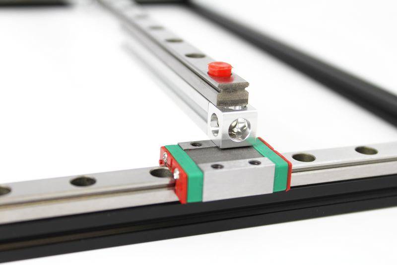 MakerBeam - 10mmx10mm 1 piece of 200mm linear slide rail and carriage