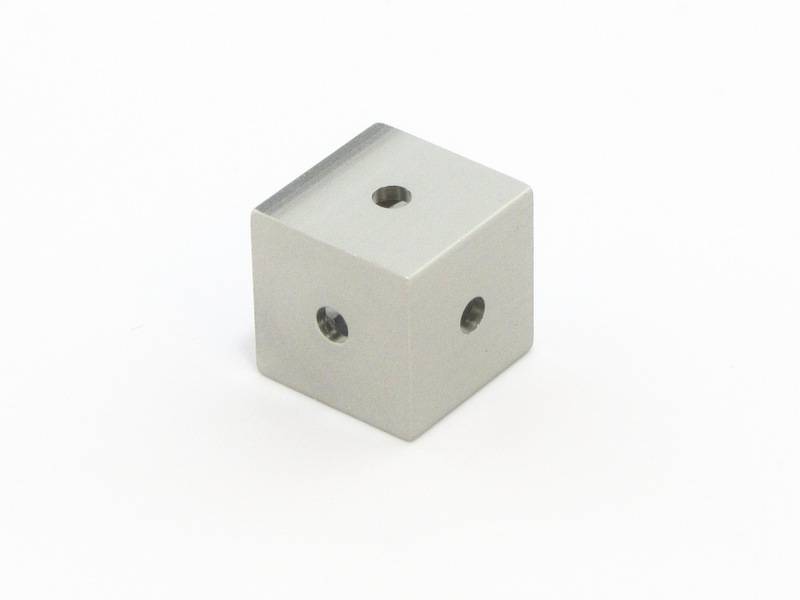 MakerBeamXL - 15mmx15mm 12 pieces Corner cubes clear (15mmx15mmx15mm)