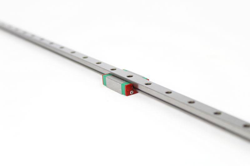 MakerBeam - 10mmx10mm 1 piece of 750mm linear slide rail and carriage