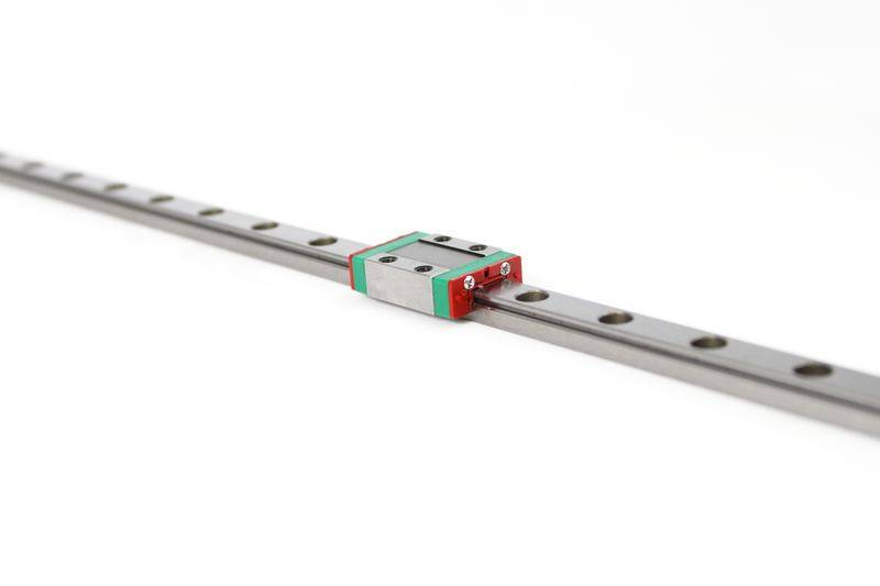 MakerBeam - 10mmx10mm 1 piece of 750mm linear slide rail and carriage