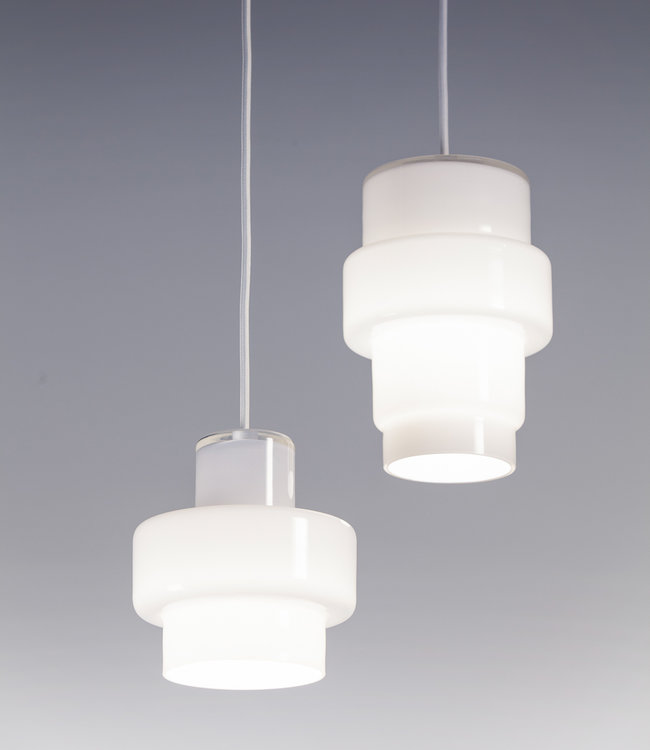 Innolux Multi Medium Brass Pendant Lamp in black or white