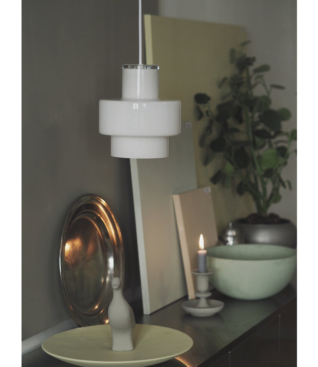 Innolux Multi Medium Brass Pendant Lamp in black or white