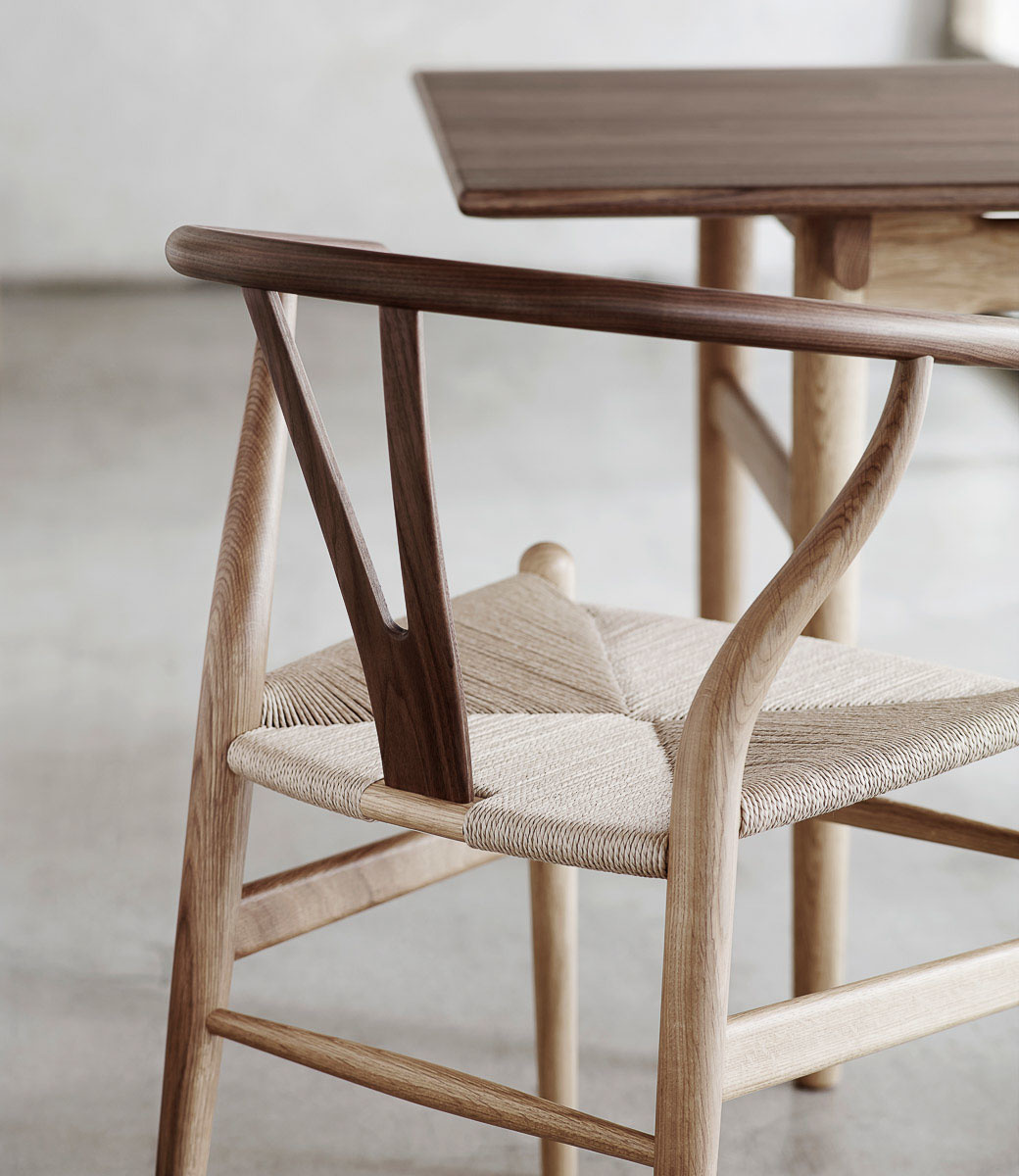 Carl Hansen & Søn CH327 oak and walnut dining table | North Sea
