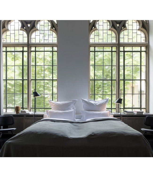 Louis Poulsen Yuh Tafellamp in zwart of wit